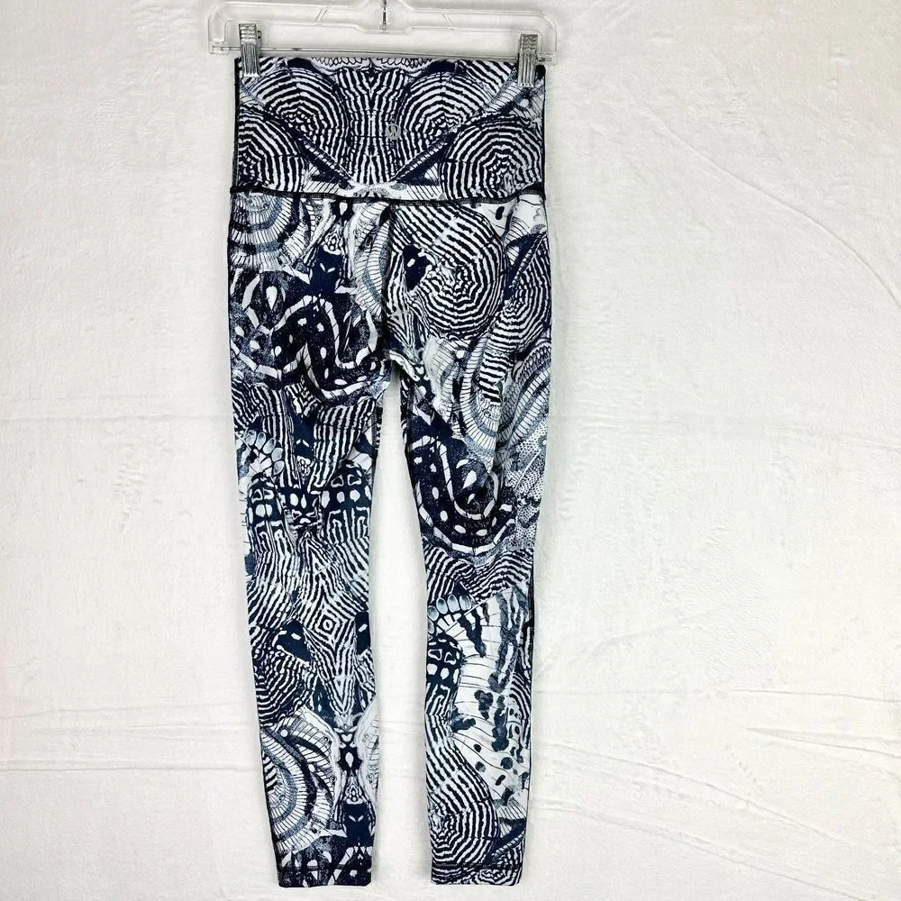 Lululemon Wanderlust Highest Times Leggings Butterfly Navy Print Size 6